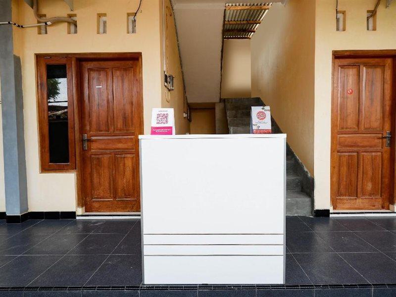 Super Oyo Capital O 2258 Santana Syariah Guest House Kartosuro 外观 照片