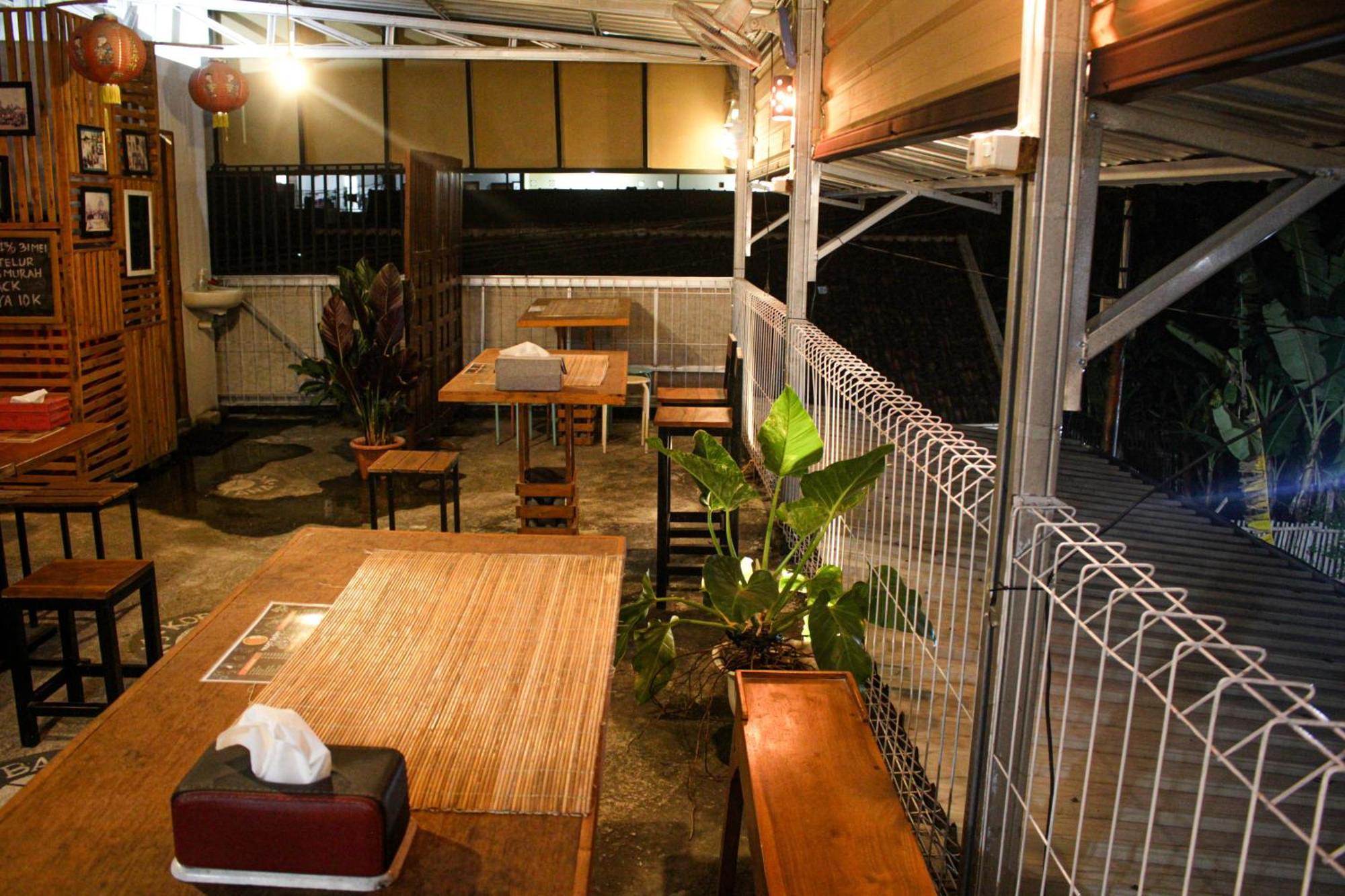 Super Oyo Capital O 2258 Santana Syariah Guest House Kartosuro 外观 照片